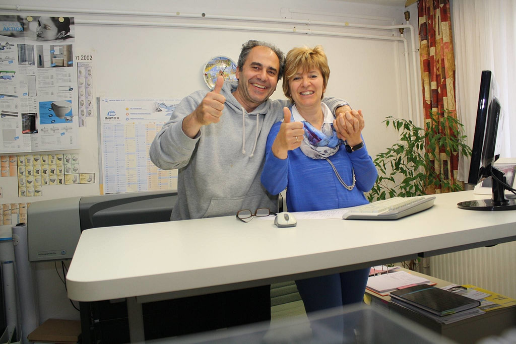 BulDesk Pro happy customers with height adjustable standing desk